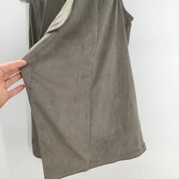 Romeo & Juliet Couture Women’s Faux Suede Open Vest NWT Size S - Picture 5 of 9